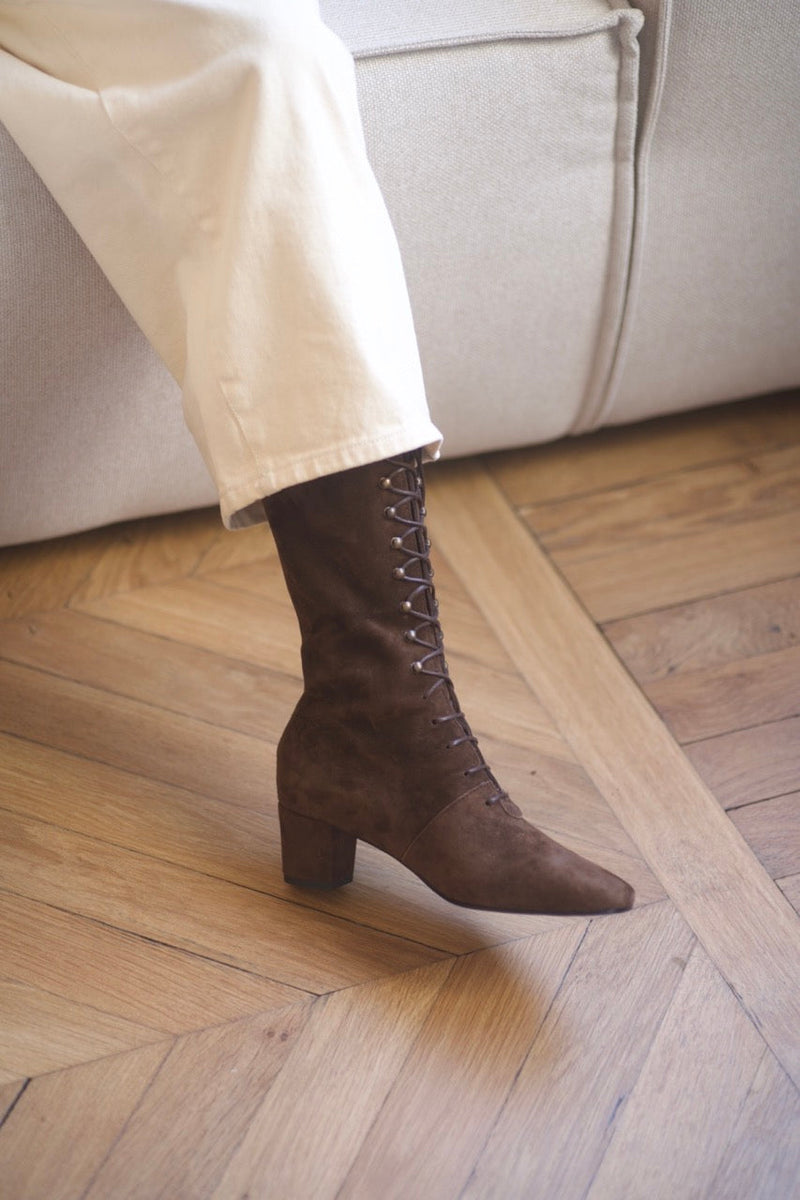 Pavlova Long Laces Boots Velours Oscuro Cigar