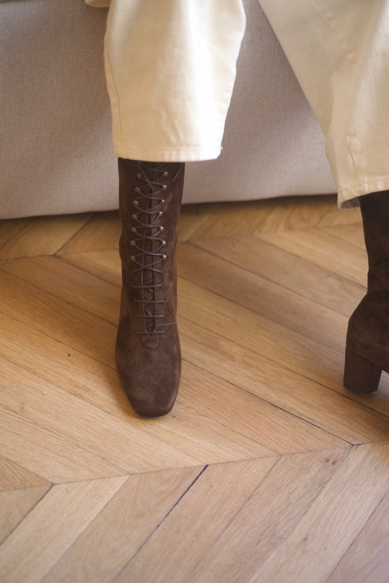 Pavlova Long Laces Boots Velours Oscuro Cigar