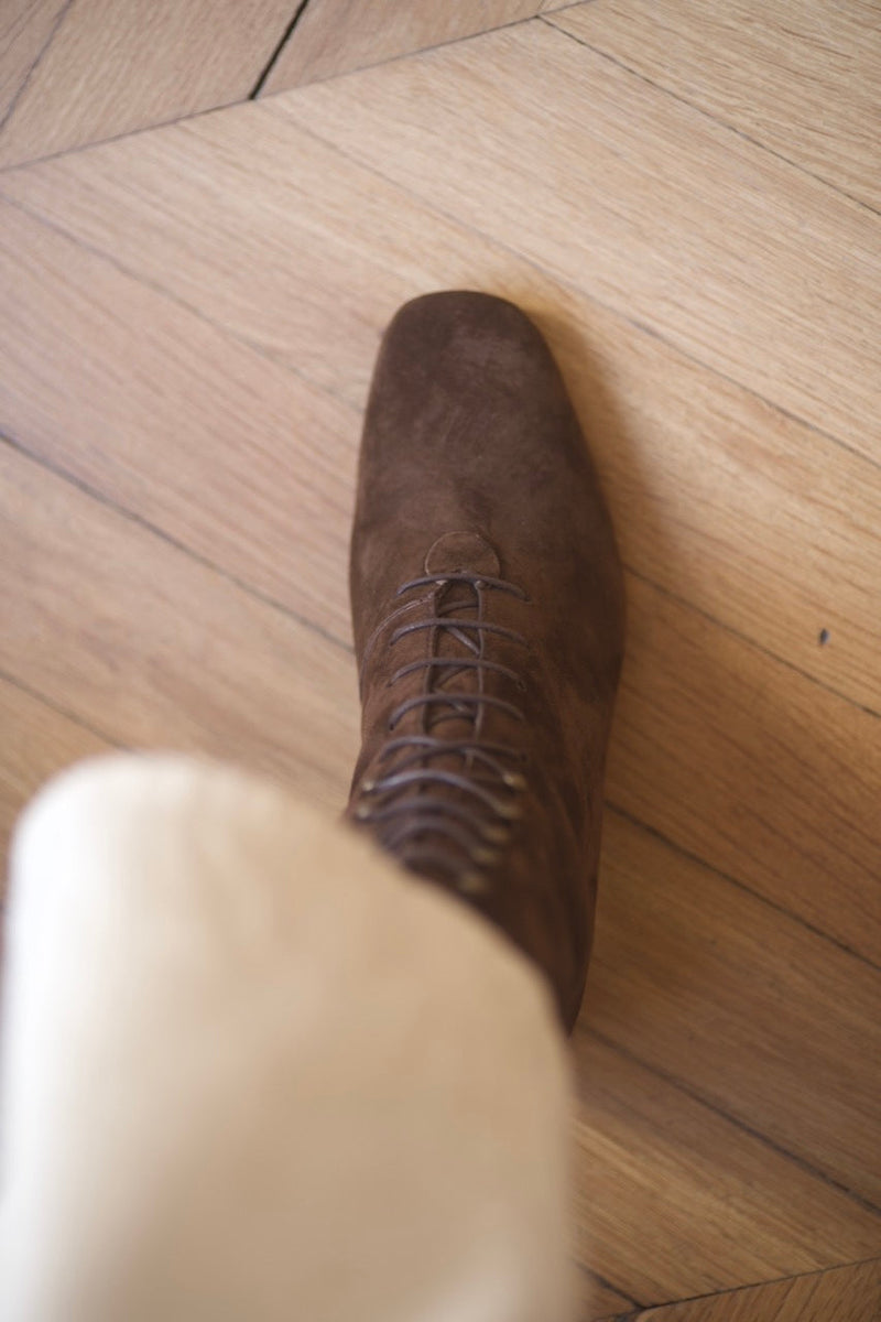 Pavlova Long Laces Boots Velours Oscuro Cigar