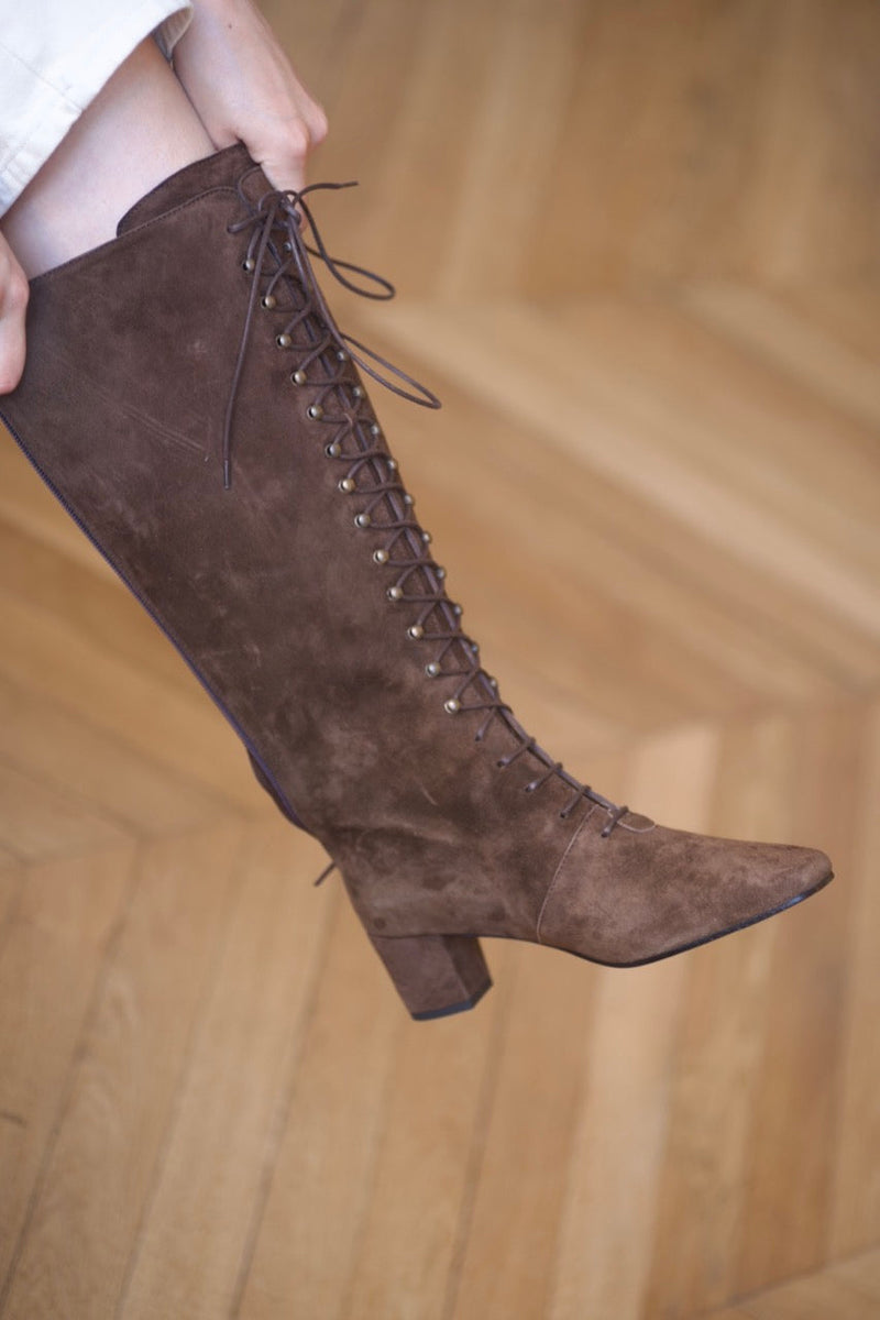 Pavlova Long Laces Boots Velours Oscuro Cigar